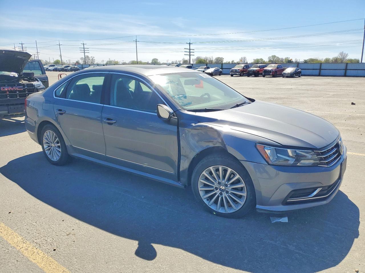 2016 Volkswagen Passat Se - Фото 4