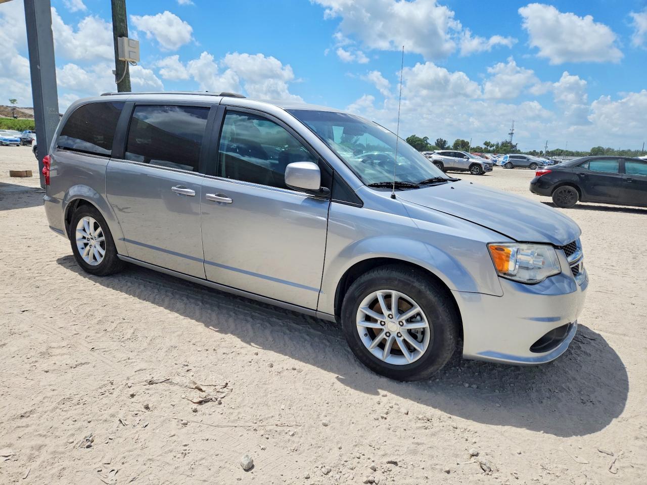 2020 Dodge Grand Caravan Sxt - Фото 4