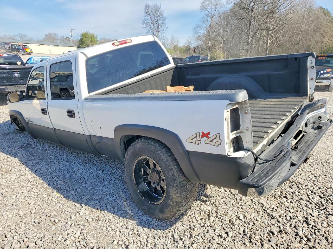 2004 Chevrolet Silverado K2500 Heavy Duty - Фото 2