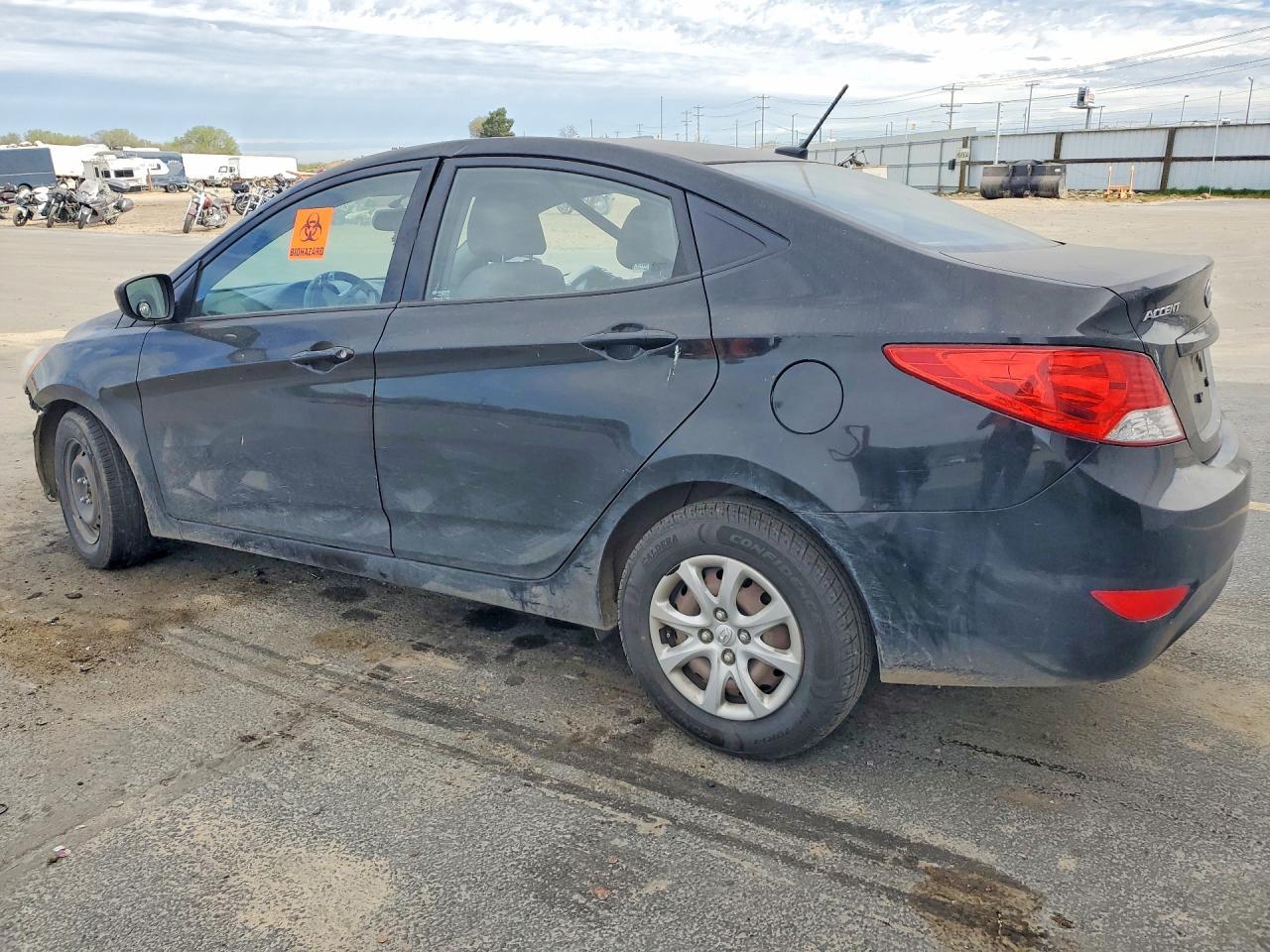 2012 Hyundai Accent Gls - Фото 2