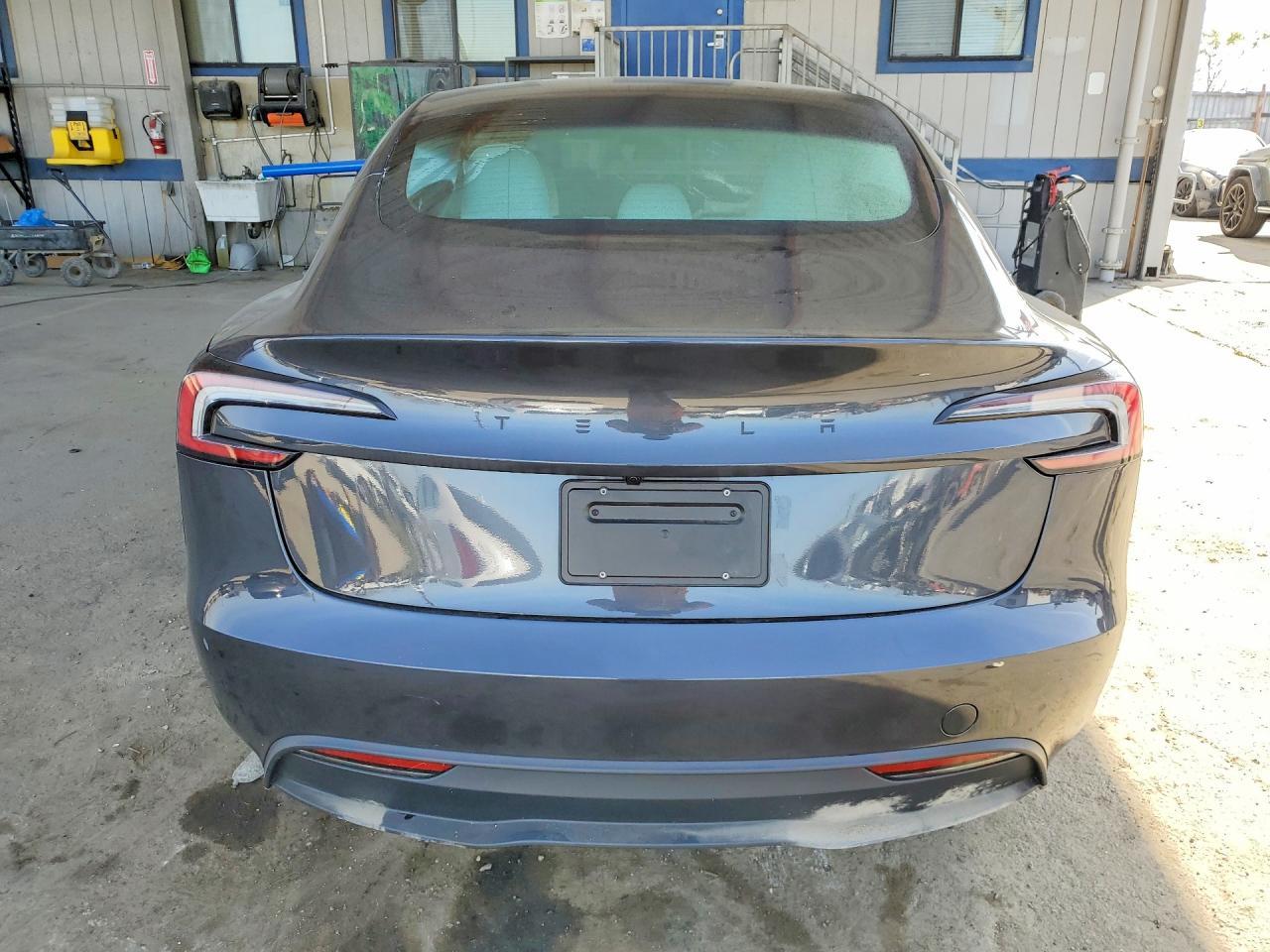 2026 Tesla Model 3 - Фото 6