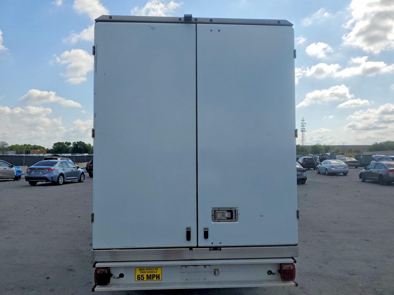 2020 Ford Transit Delivery Truck - Image 6