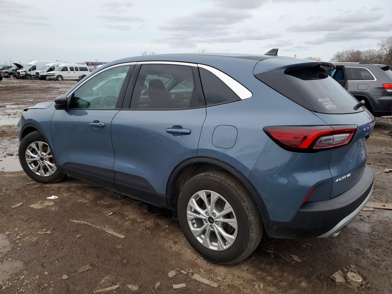 2023 Ford Escape Active - Image 2