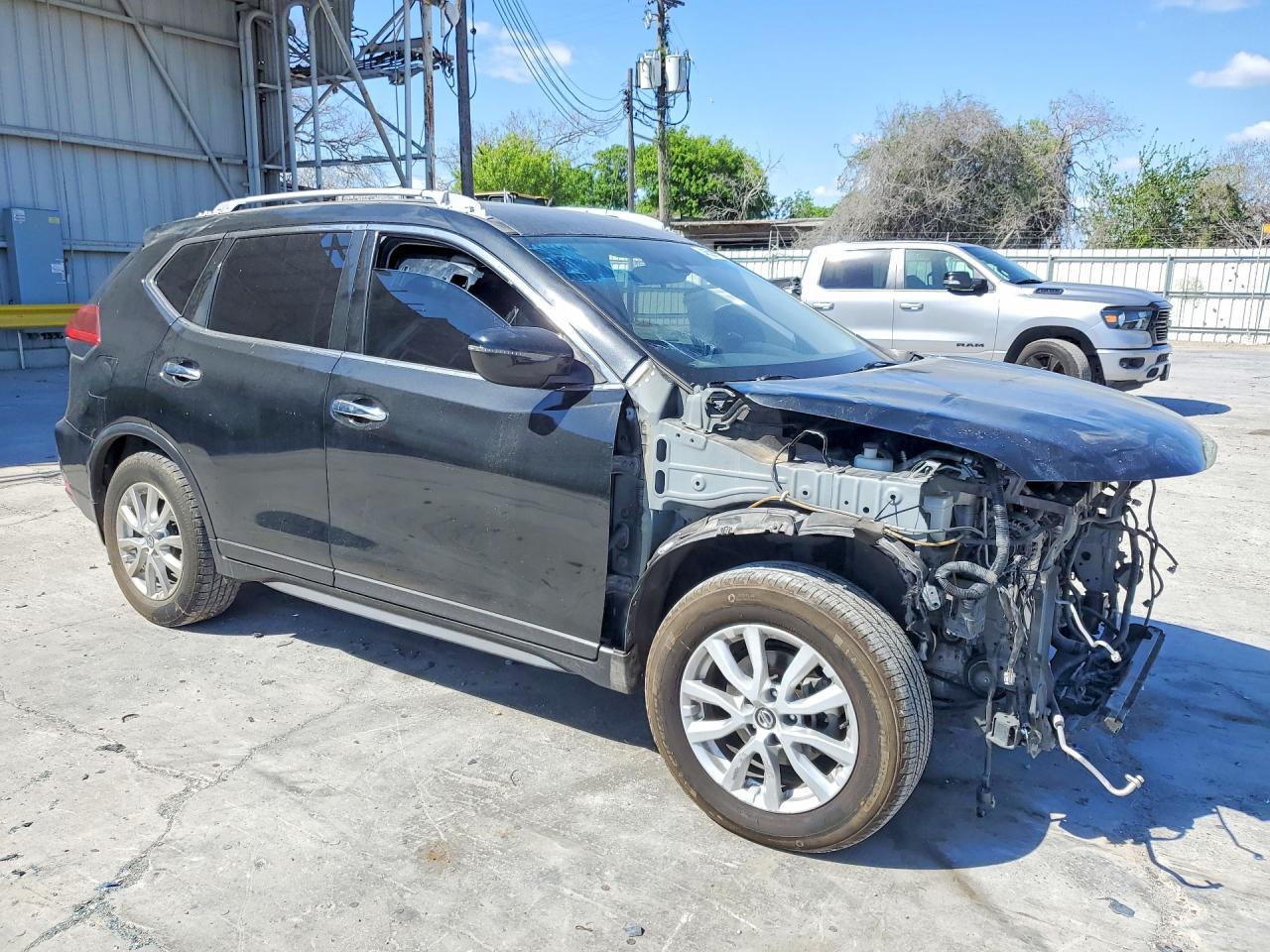 2020 Nissan Rogue S - Фото 4