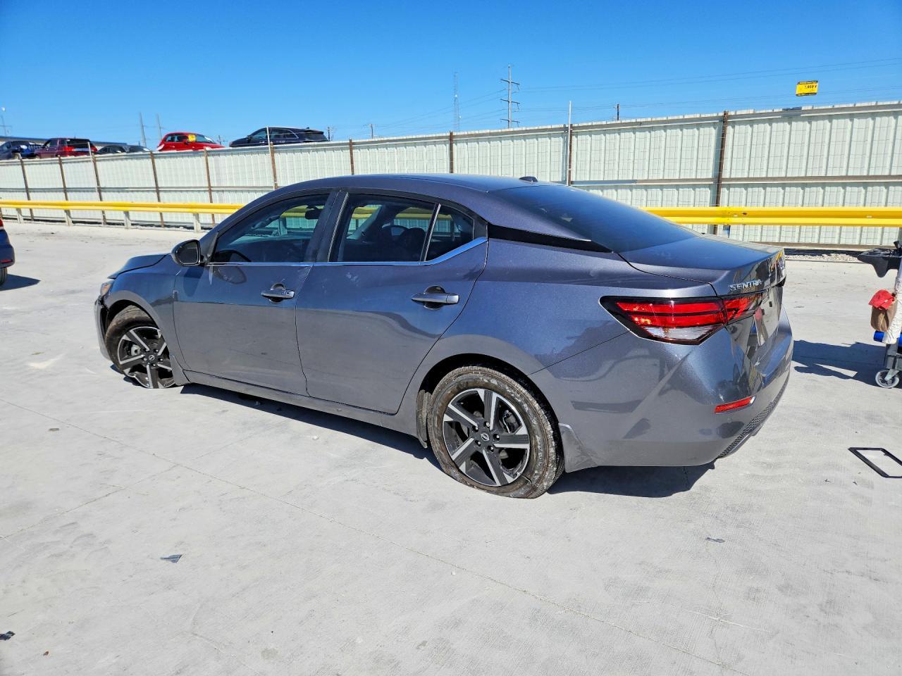 2025 Nissan Sentra Sv - Фото 2