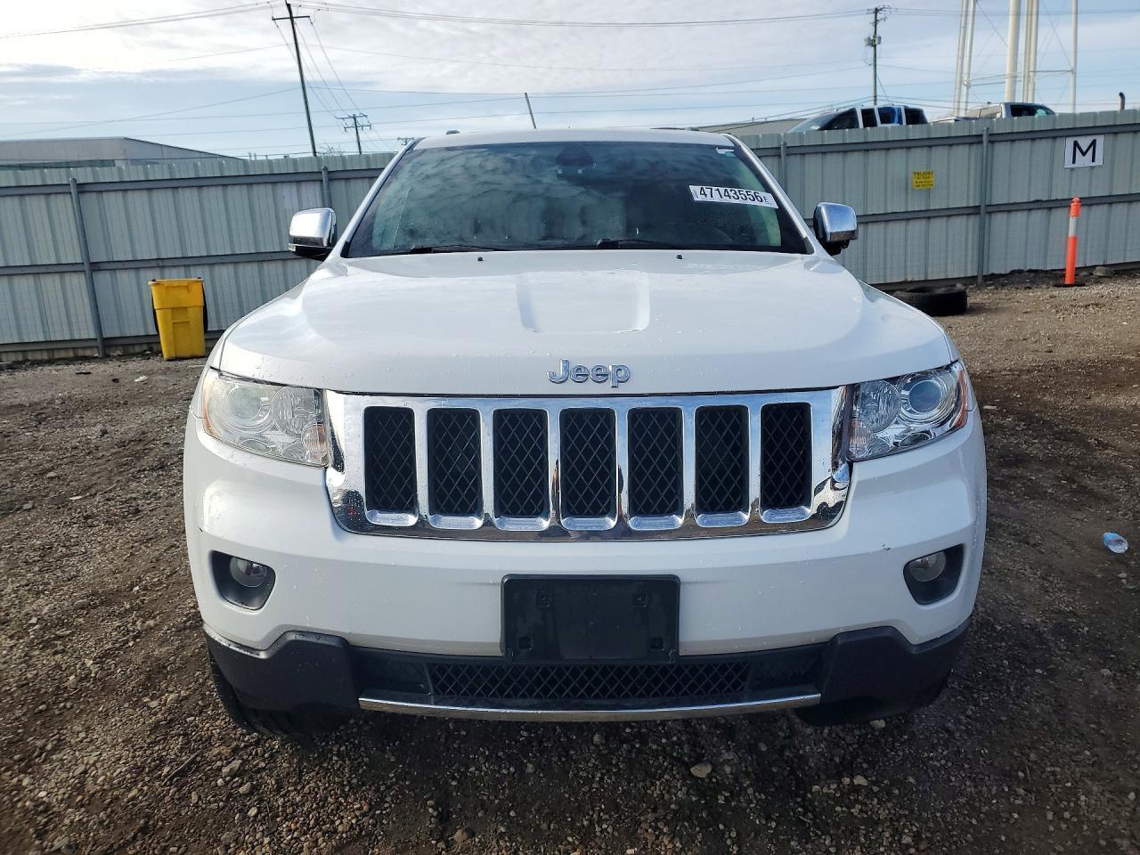 2013 Jeep Grand Cherokee Overland - Image 5