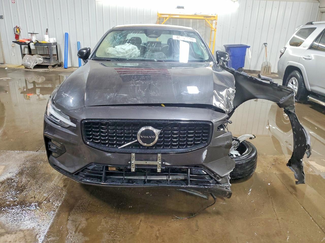 2024 Volvo S60 Core - Фото 5