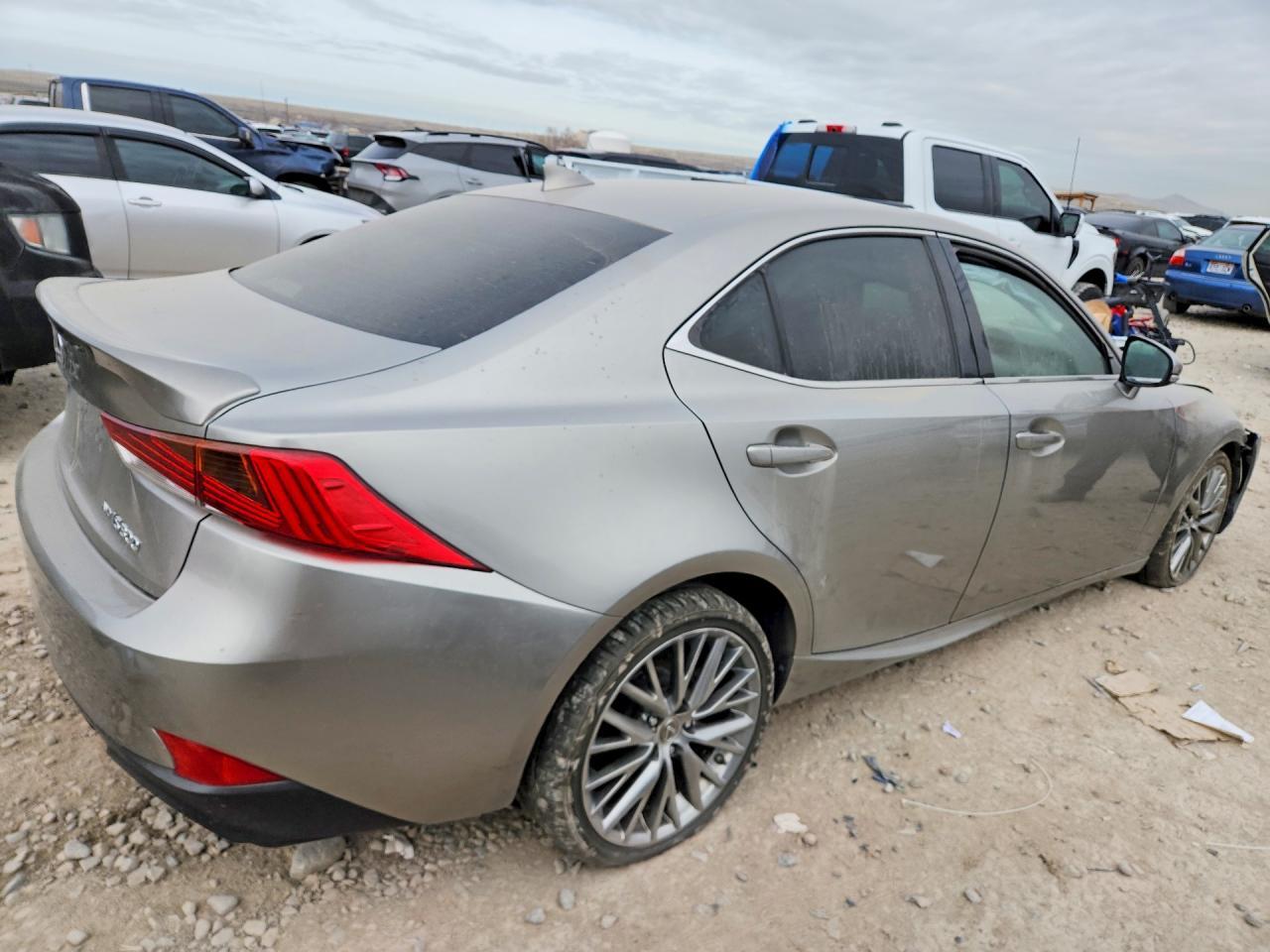 2017 Lexus Is 300 Base - Фото 3