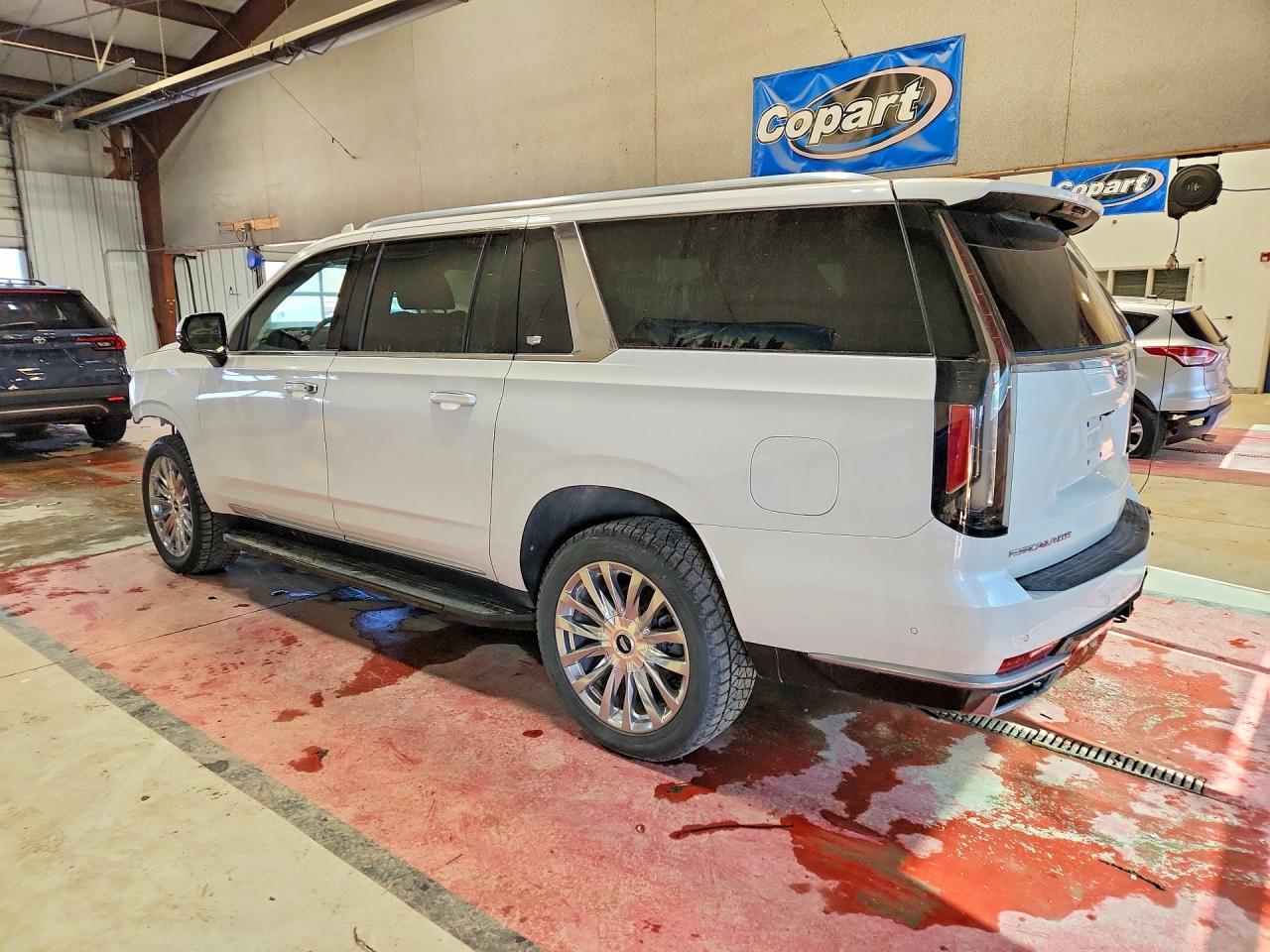 2022 Cadillac Escalade Esv Premium Luxury - Image 2