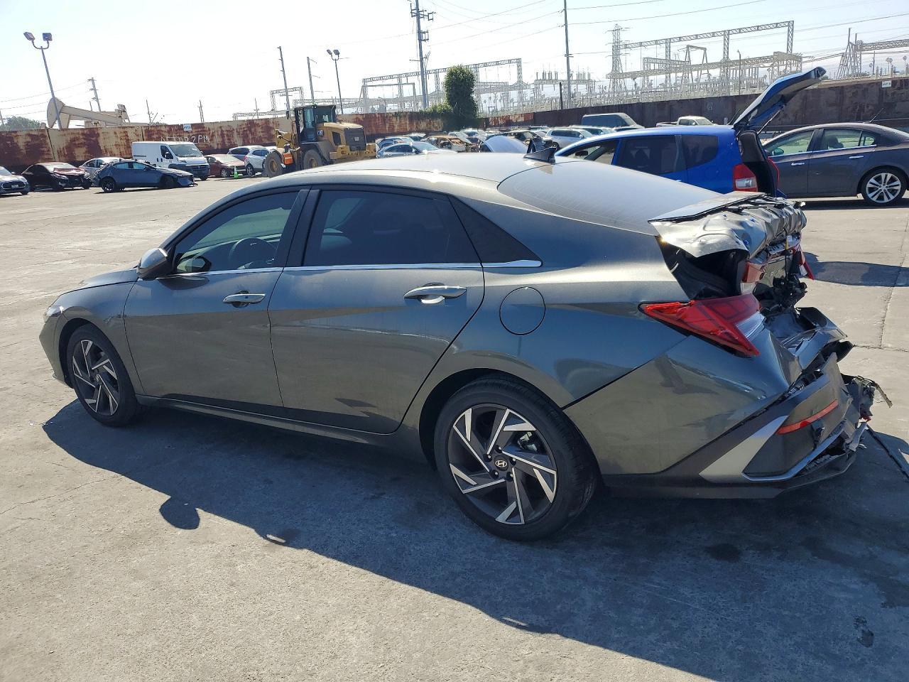 2025 Hyundai Elantra Sel Convenience - Фото 2