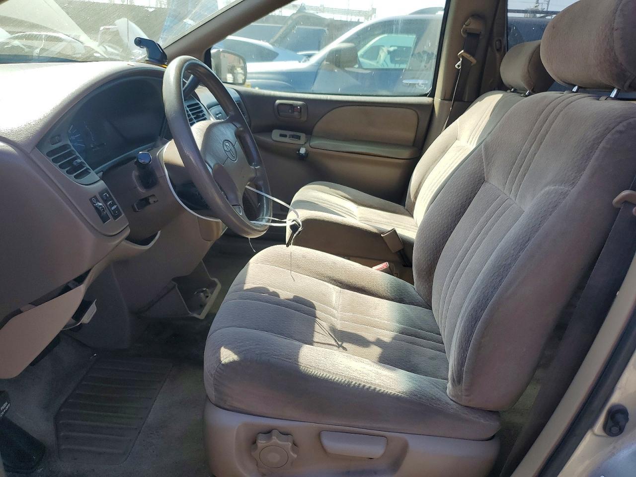 2001 Toyota Sienna Ce - Фото 7