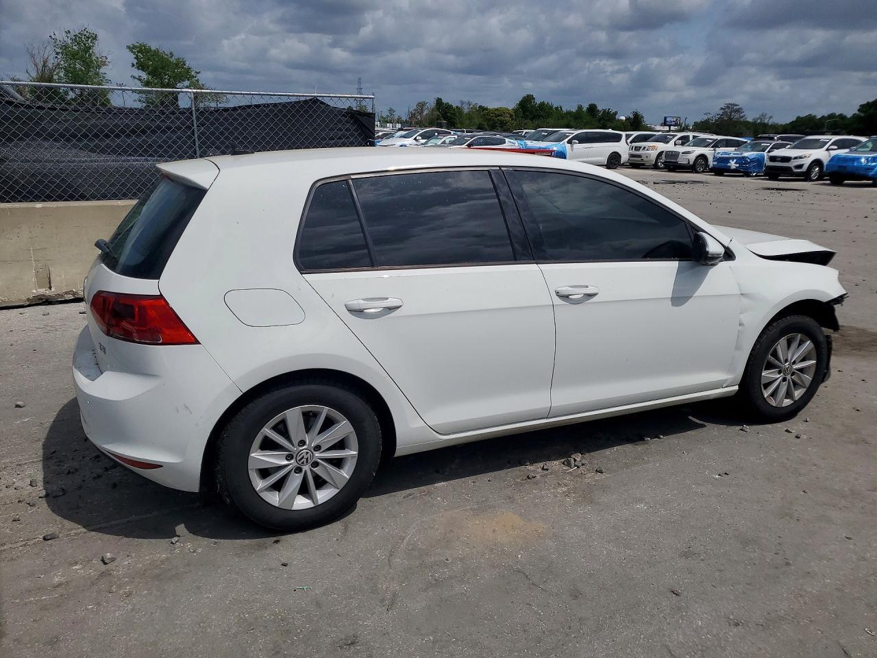 2016 Volkswagen Golf S - Image 3