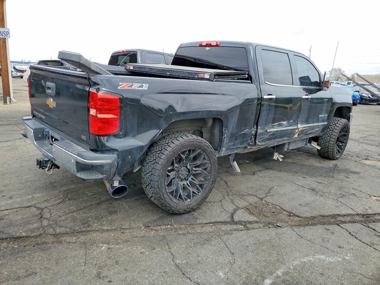2015 Chevrolet Silverado K2500 Heavy Duty Ltz - Image 3