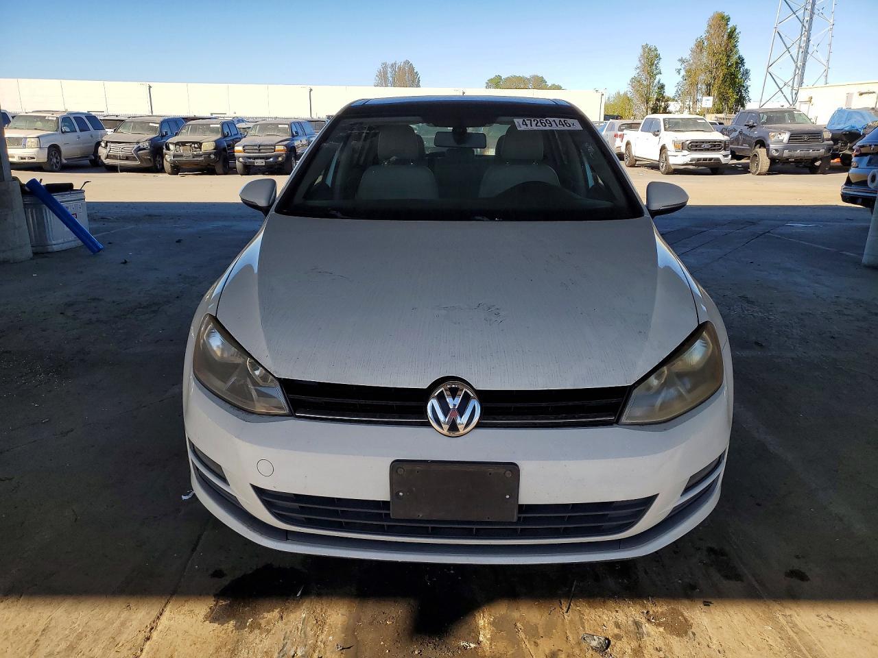 2015 Volkswagen Golf - Image 5