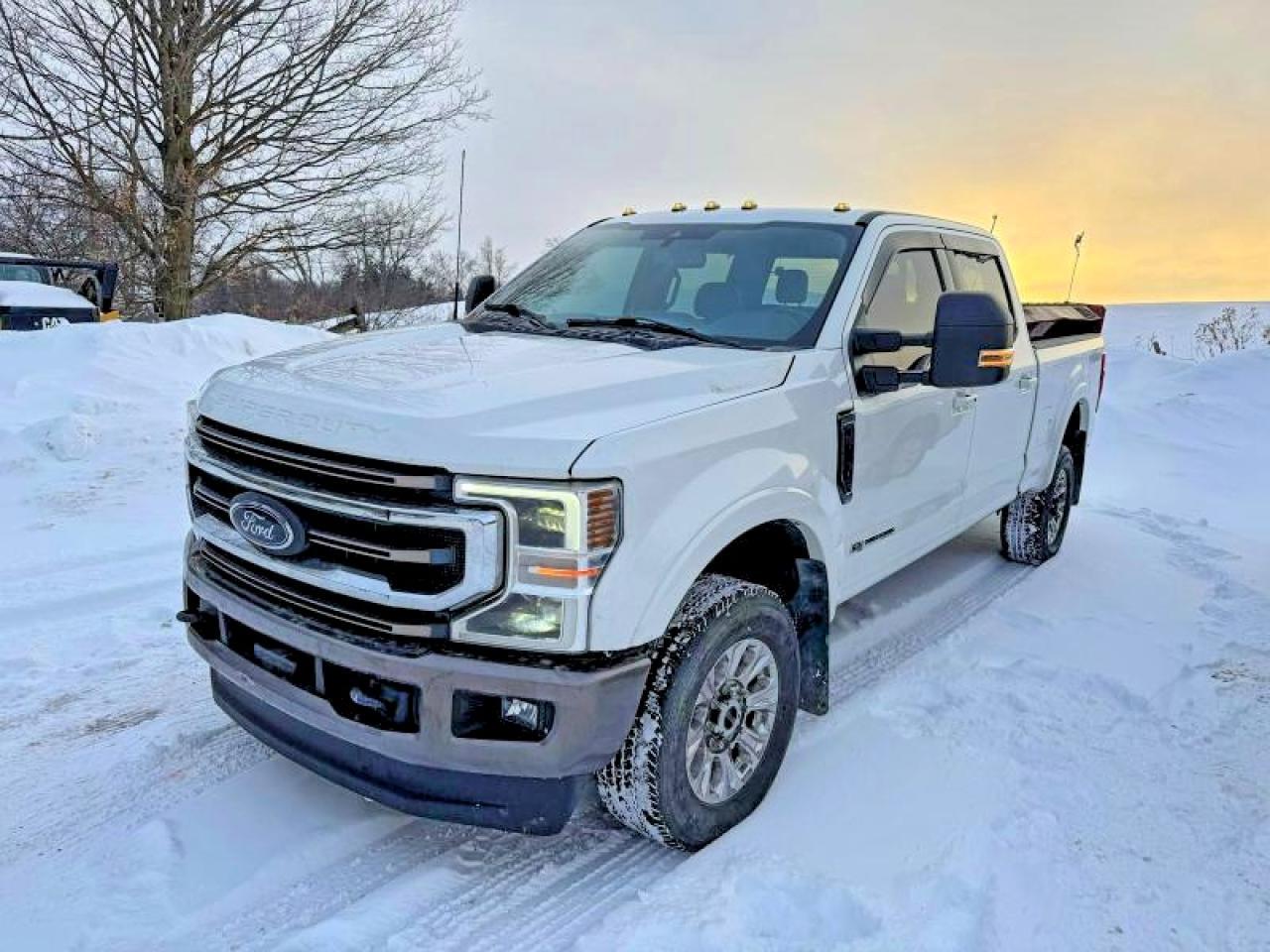 2022 Ford F250 Super Duty - Image 2