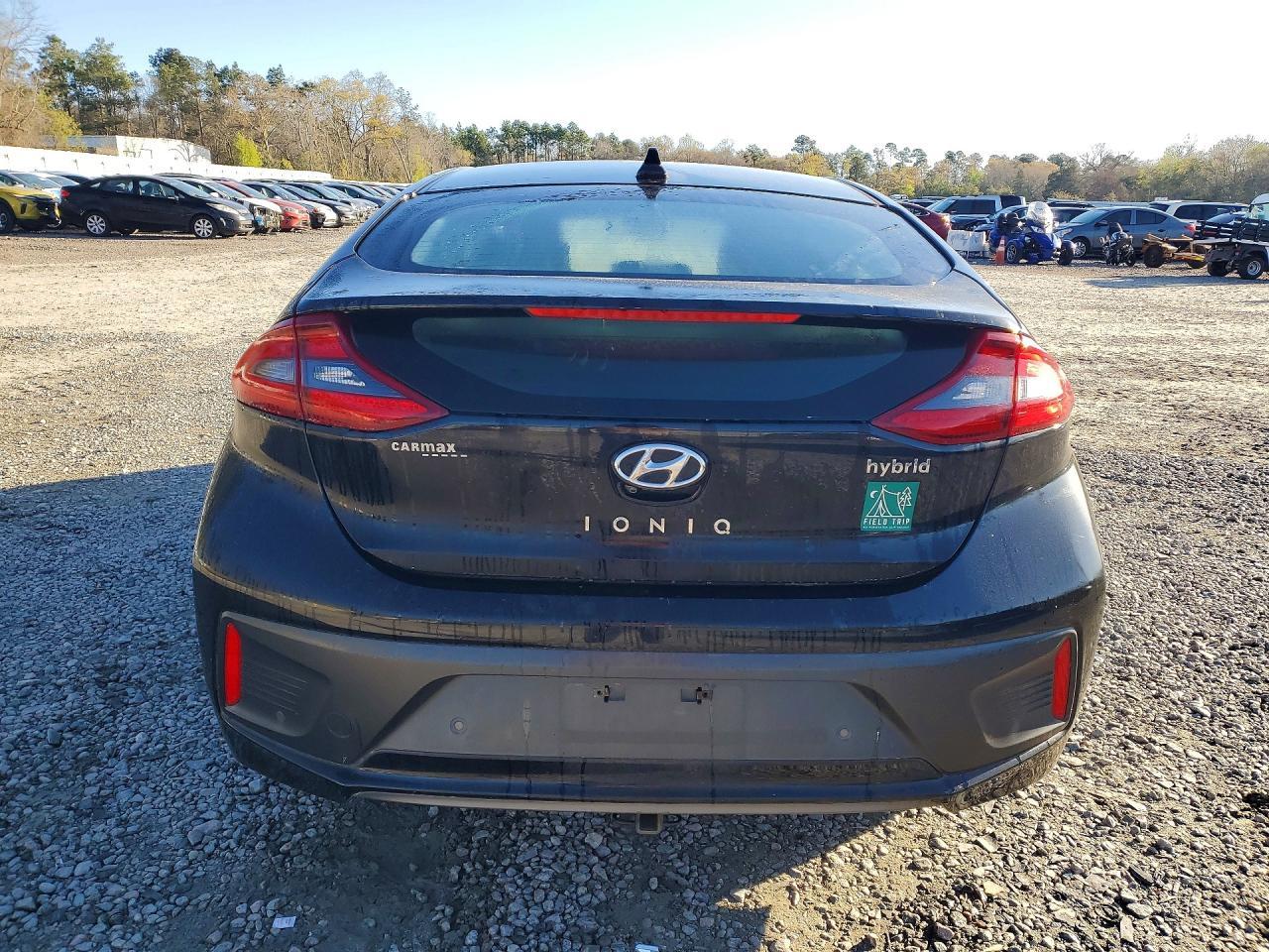 2017 Hyundai Ioniq Hybrid Limited - Image 6