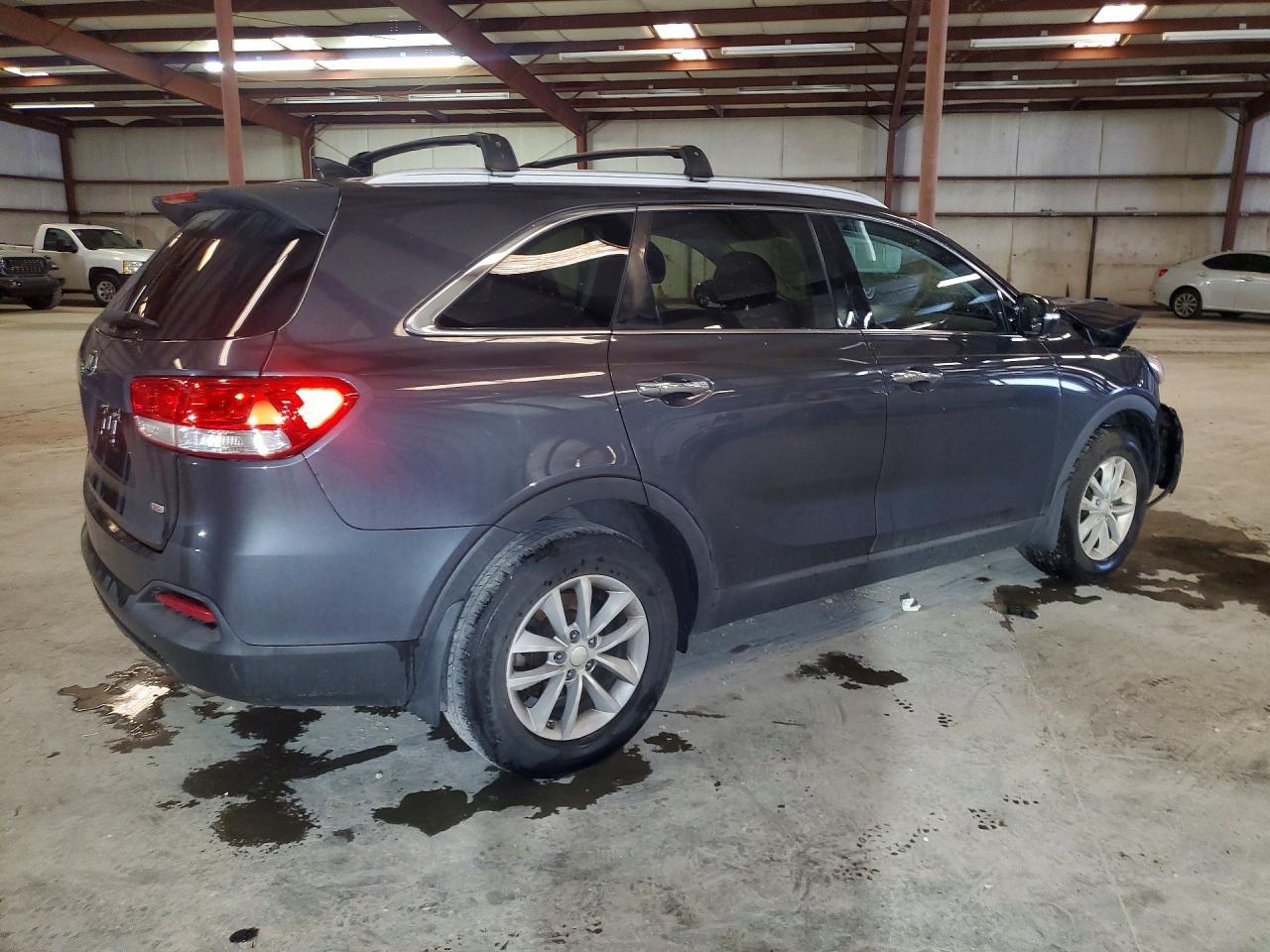 2018 Kia Sorento Lx - Image 3