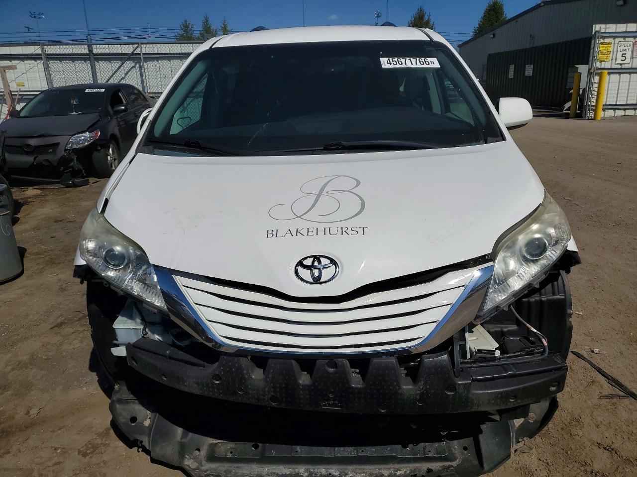 2015 Toyota Sienna Le Mobility 7-Passenger - Фото 5