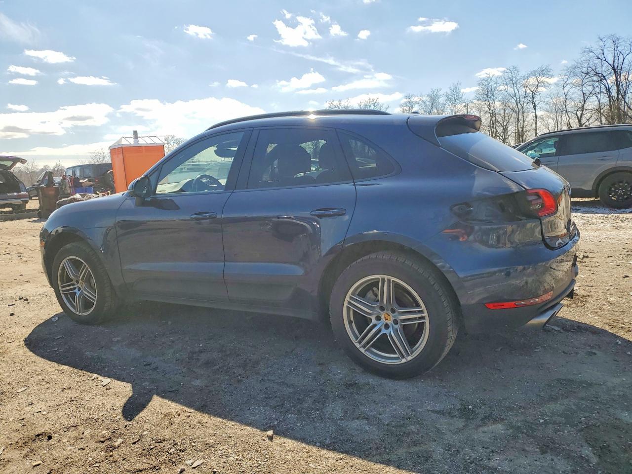 2015 Porsche Macan S - Image 2