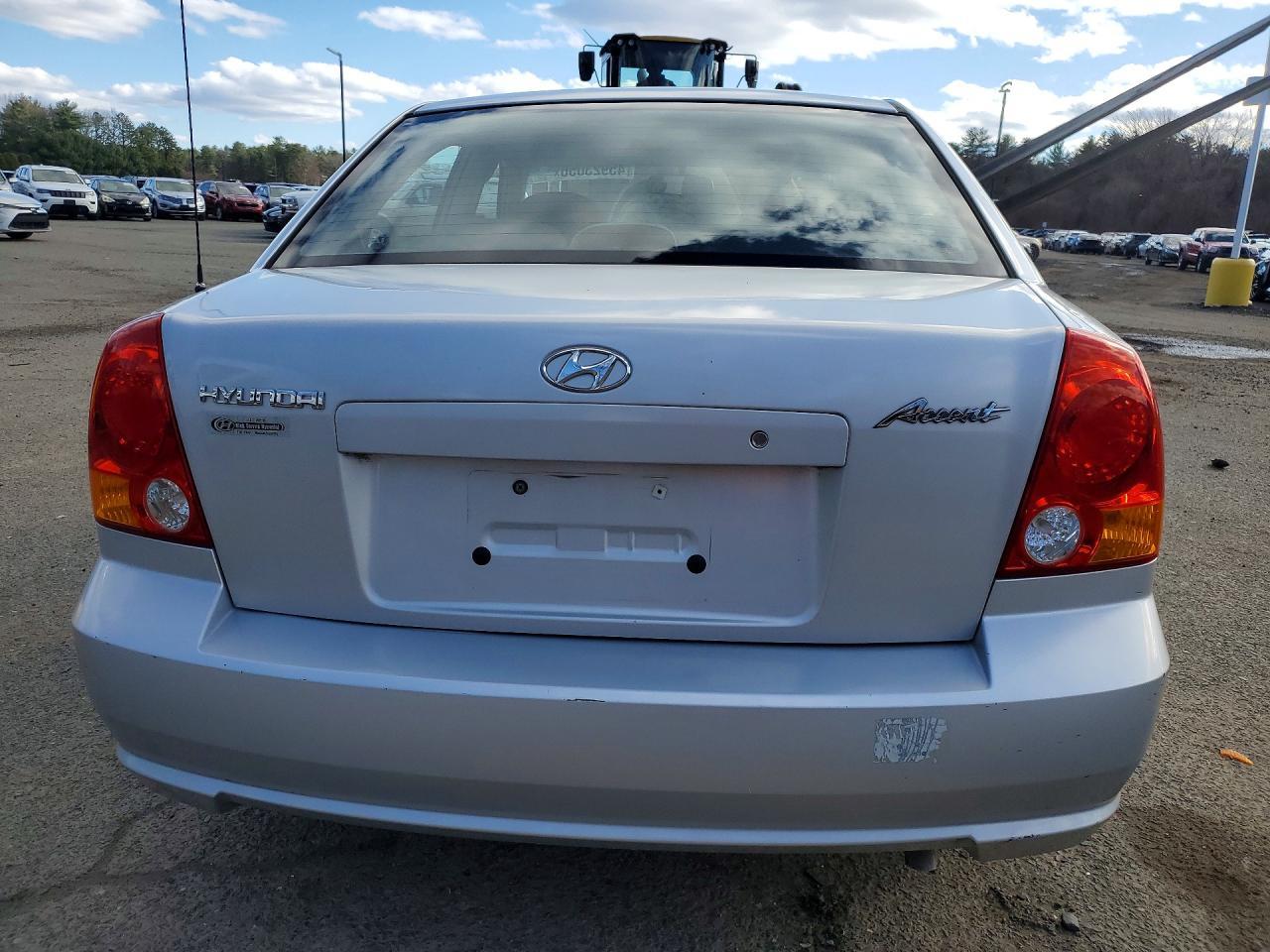 2005 Hyundai Accent Gls - Image 6