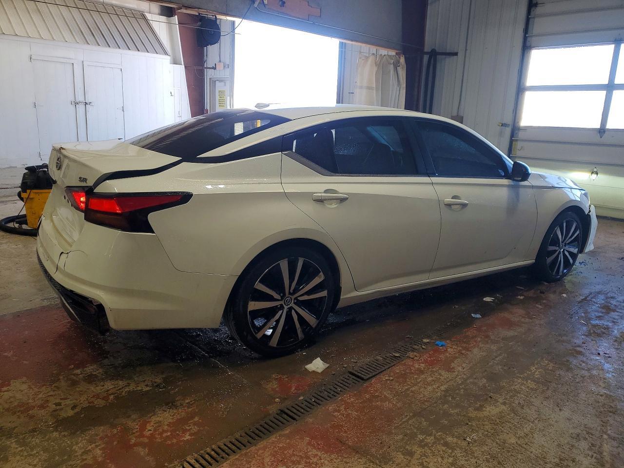 2019 Nissan Altima 2.5 Sr - Фото 3