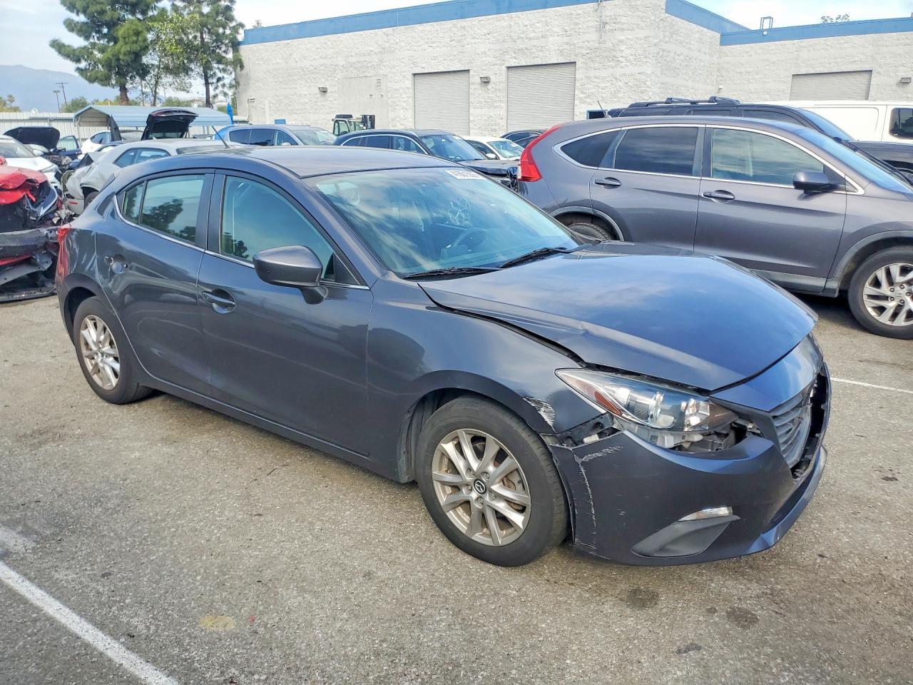 2014 Mazd 3 Touring - Image 4