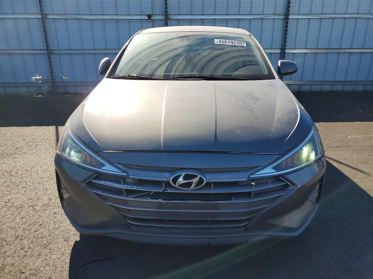 2020 Hyundai Elantra Se - Фото 5