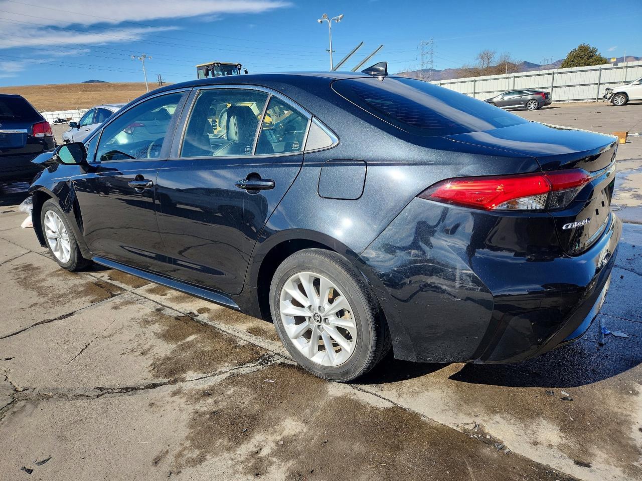 2020 Toyota Corolla Xle - Image 2