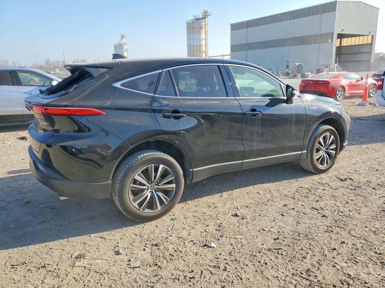 2021 Toyota Venza Le - Фото 3