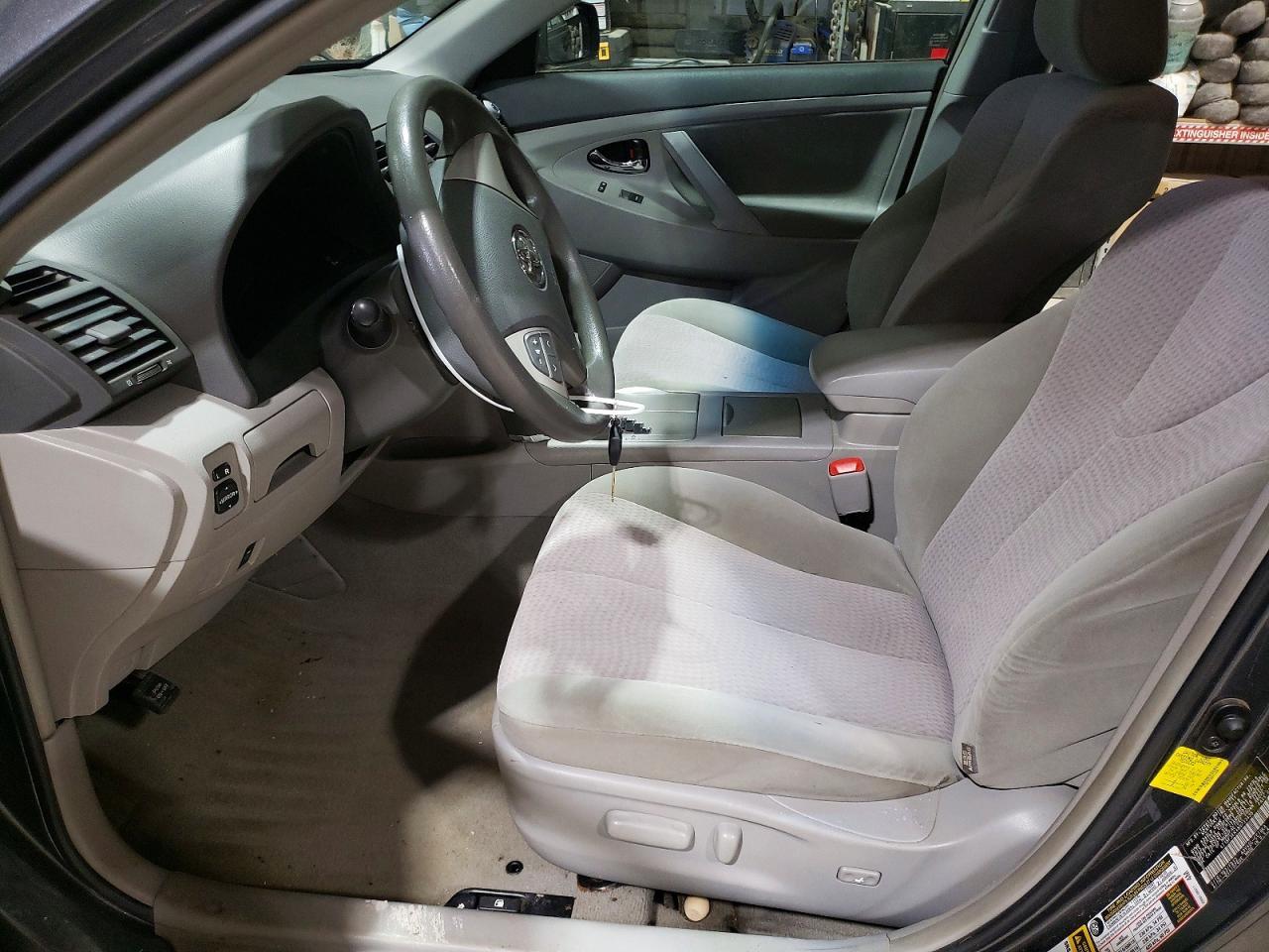2011 Toyota Camry Le - Фото 7