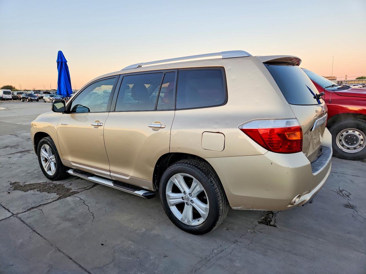 2010 Toyota Highlander Limited - Image 2