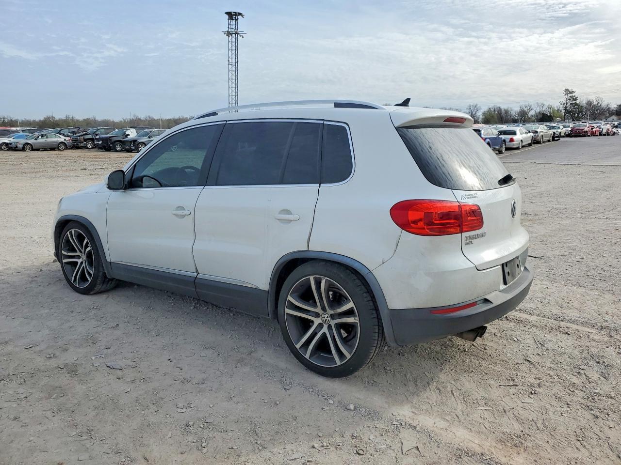 2017 Volkswagen Tiguan Sel - Фото 2