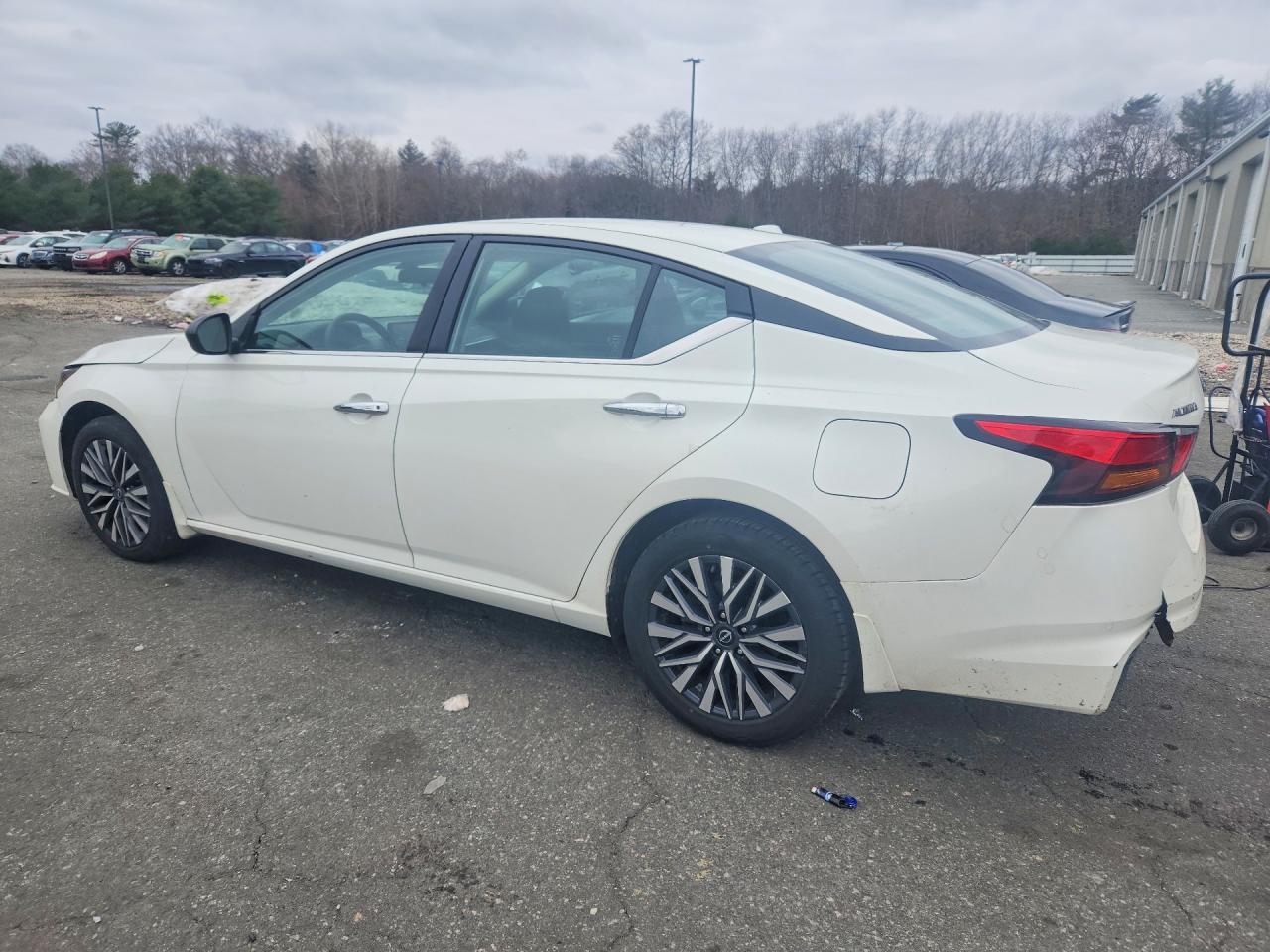 2024 Nissan Altima 2.5 Sv - Image 2
