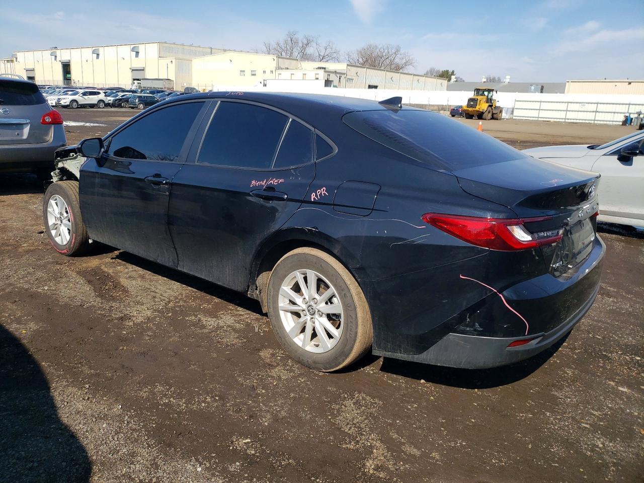 2025 Toyota Camry Le - Фото 2