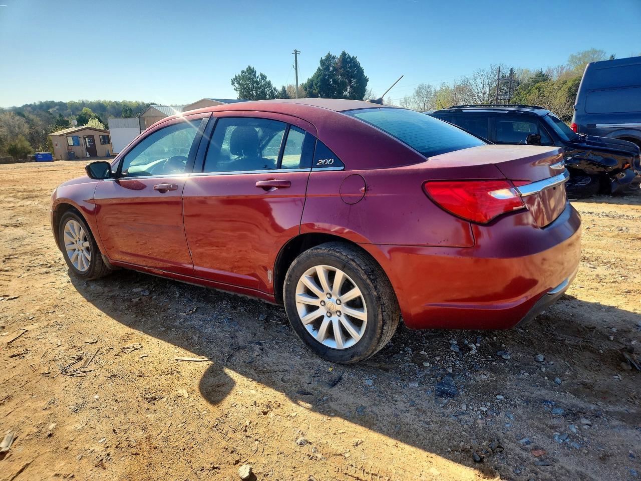 2014 Chrysler 200 Touring - Image 2