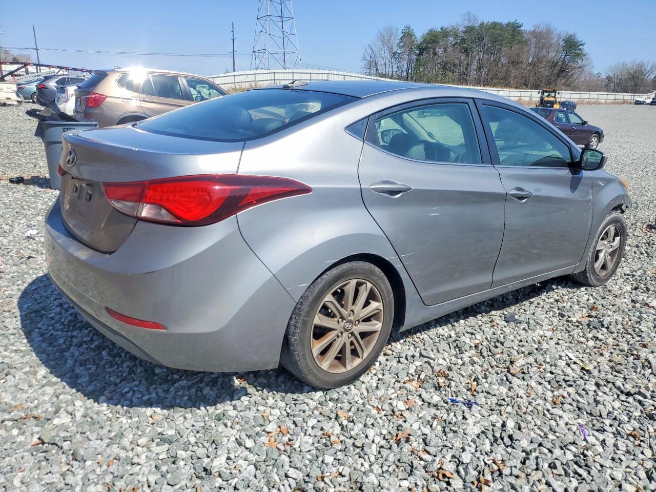 2015 Hyundai Elantra Se - Image 3
