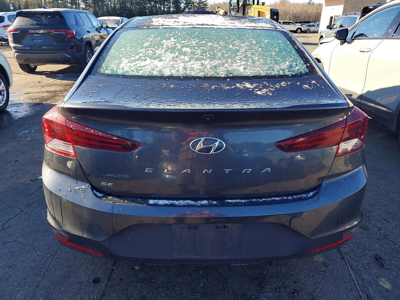 2020 Hyundai Elantra Se - Image 6