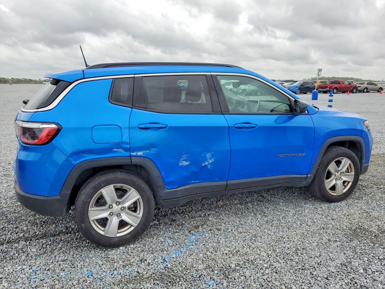 2022 Jeep Compass Latitude - Image 3