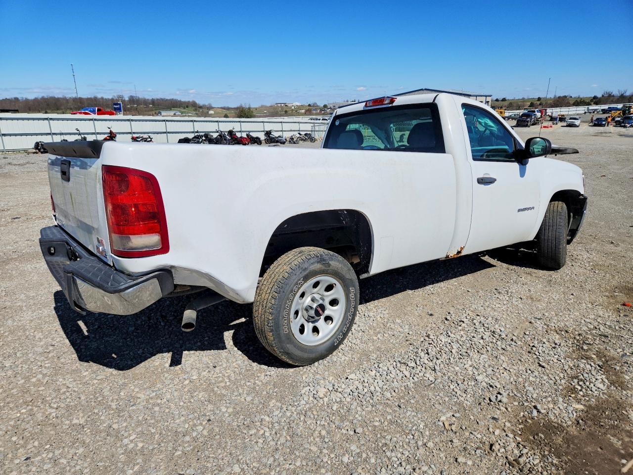 2013 GMC Sierra C1500 - Image 3