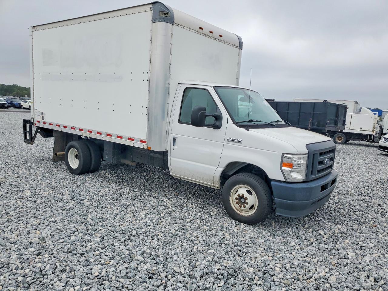 2021 Ford Econoline E350 Super Duty Cutaway Van - Фото 4