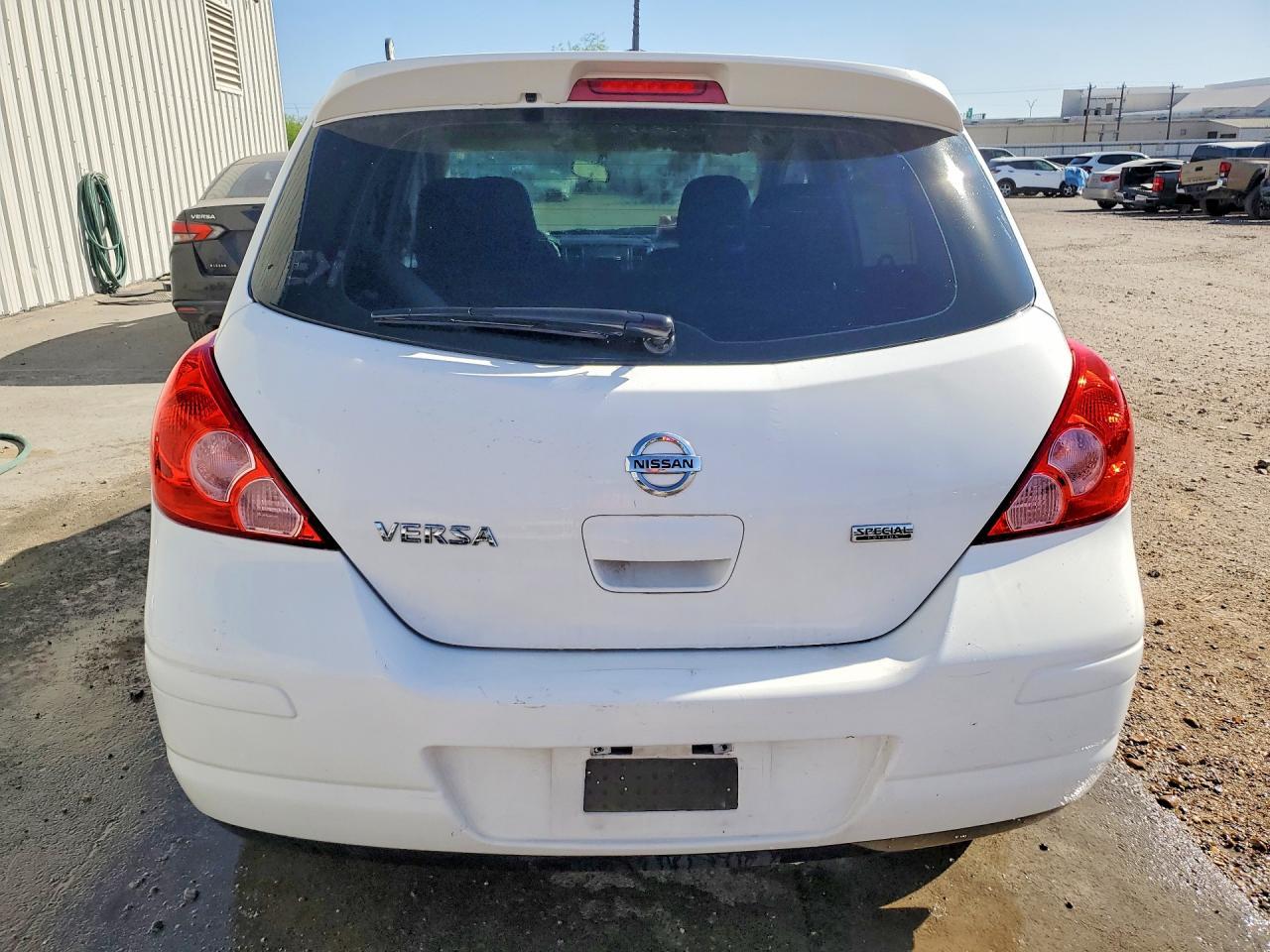 2012 Nissan Versa 1.8 S - Фото 6