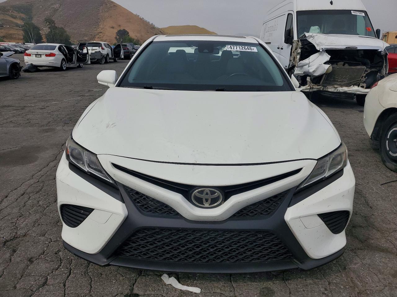 2018 Toyota Camry Se - Image 5