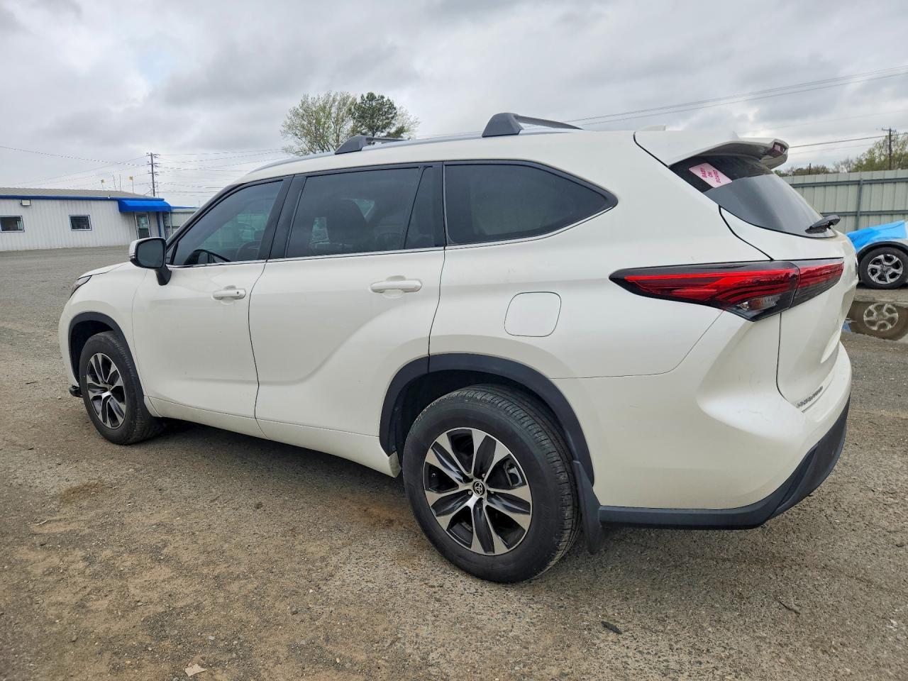 2020 Toyota Highlander Xle - Image 2