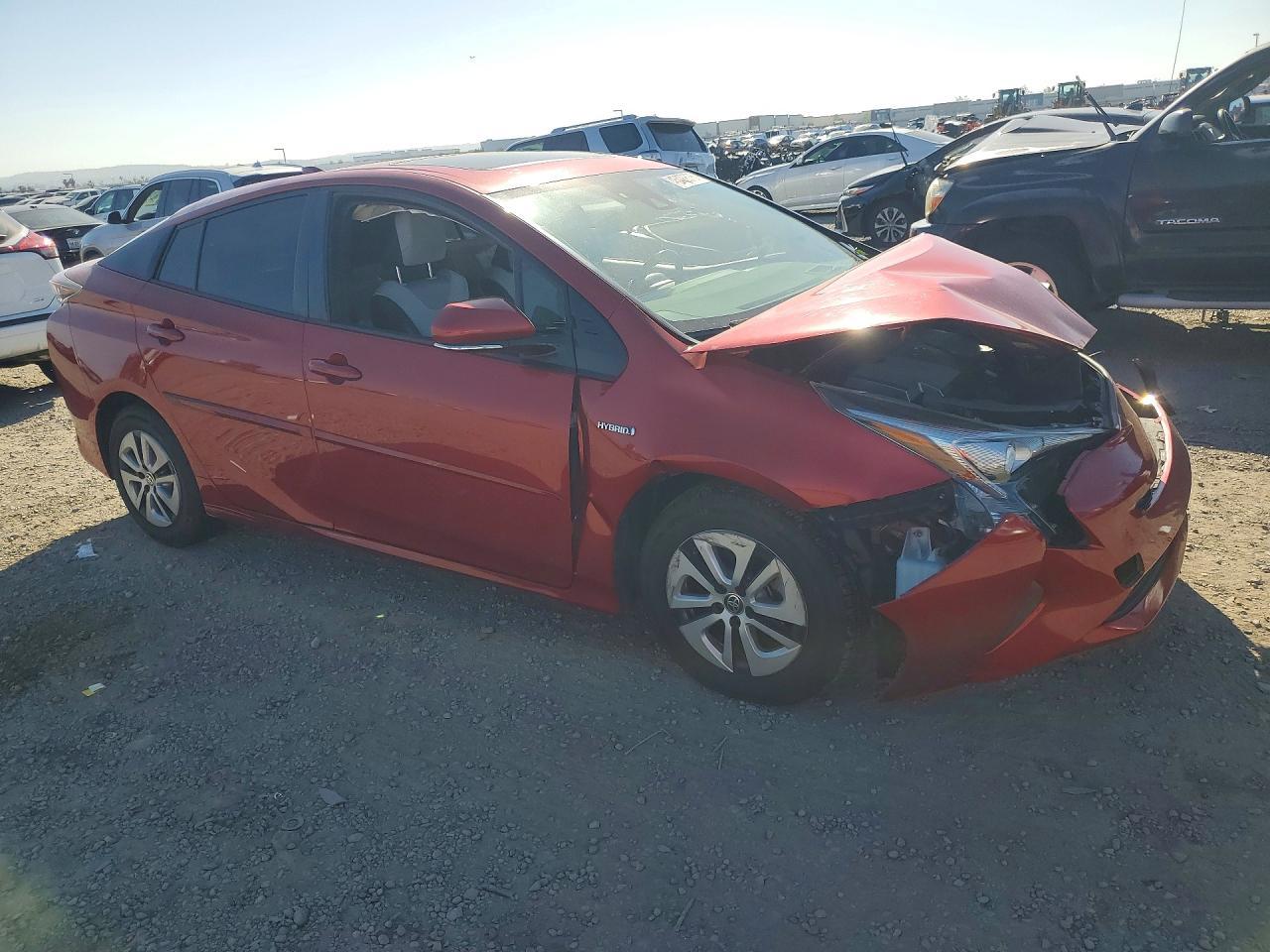 2016 Toyota Prius Three - Фото 4
