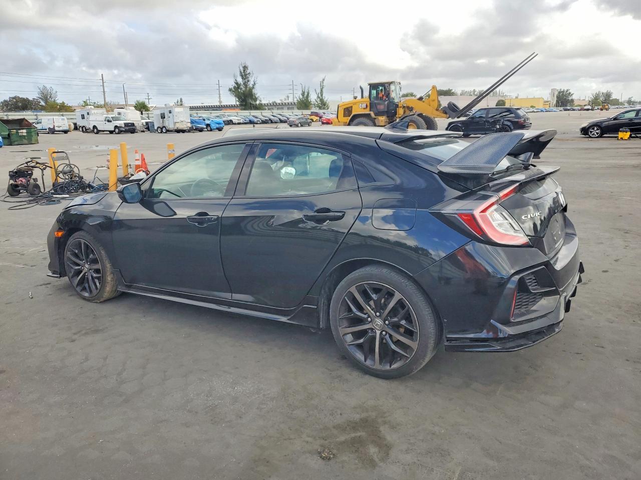 2020 Honda Civic Sport Touring - Фото 2