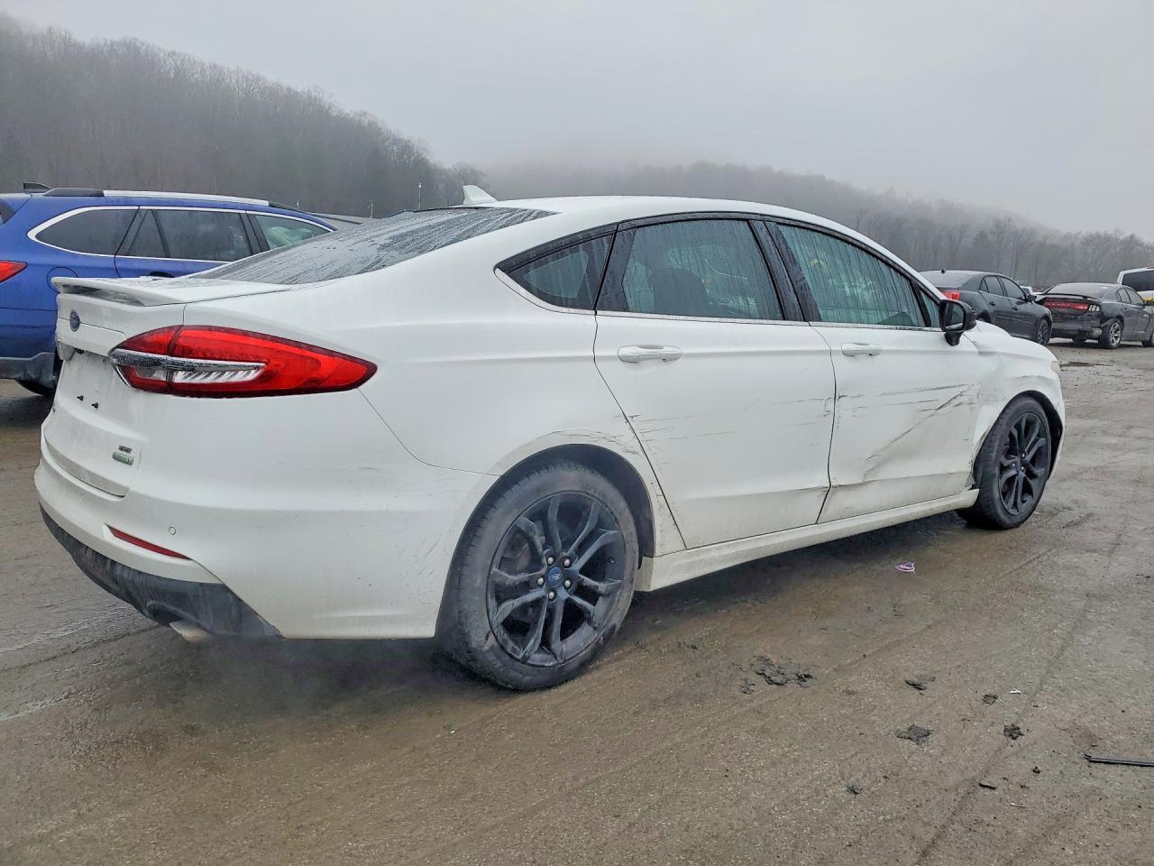 2019 Ford Fusion Se - Image 3