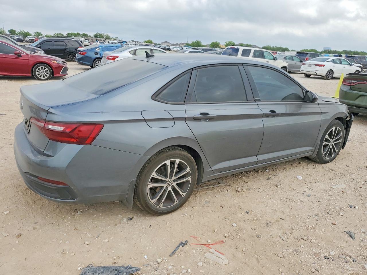 2023 Volkswagen Jetta Sport - Фото 3