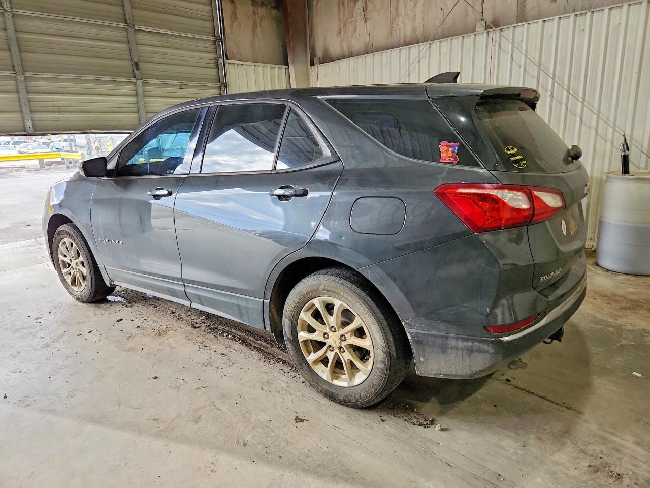 2018 Chevrolet Equinox Ls - Фото 2