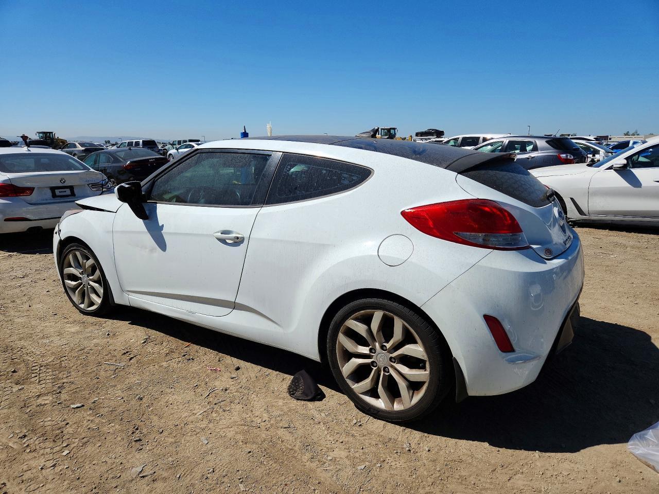 2013 Hyundai Veloster Base - Фото 2