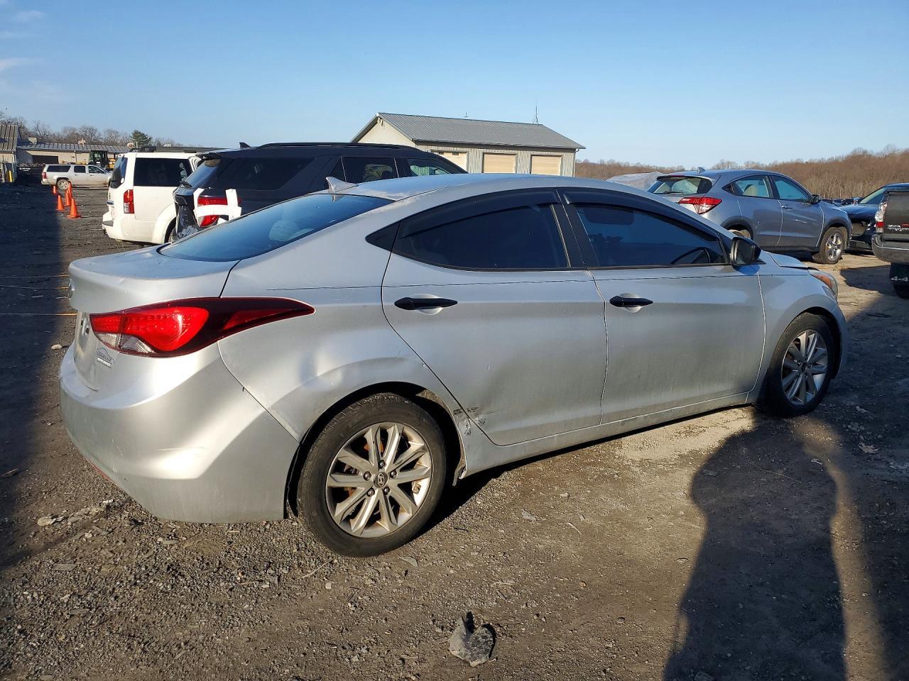 2015 Hyundai Elantra Se - Image 3